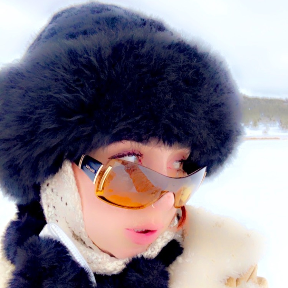 Meet your Posher, Helena